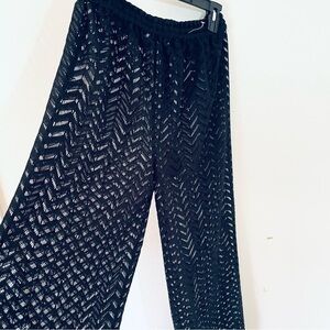 🏝️ NWT Turks & Caicos Crochet Black Beach Cover-Up Pants – Size M 🖤👙